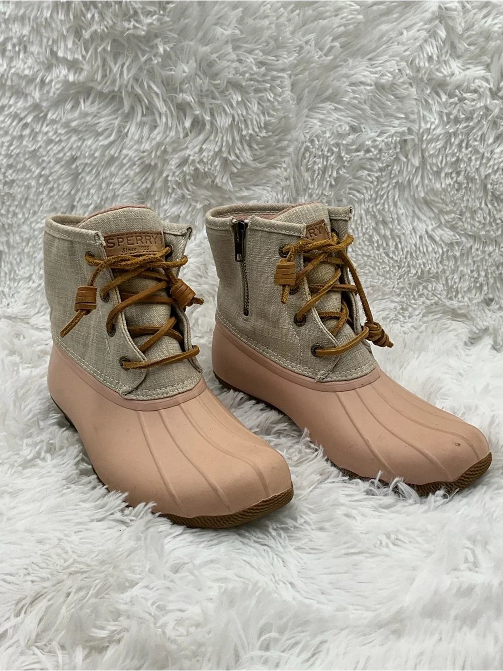 Sperry blush tread up